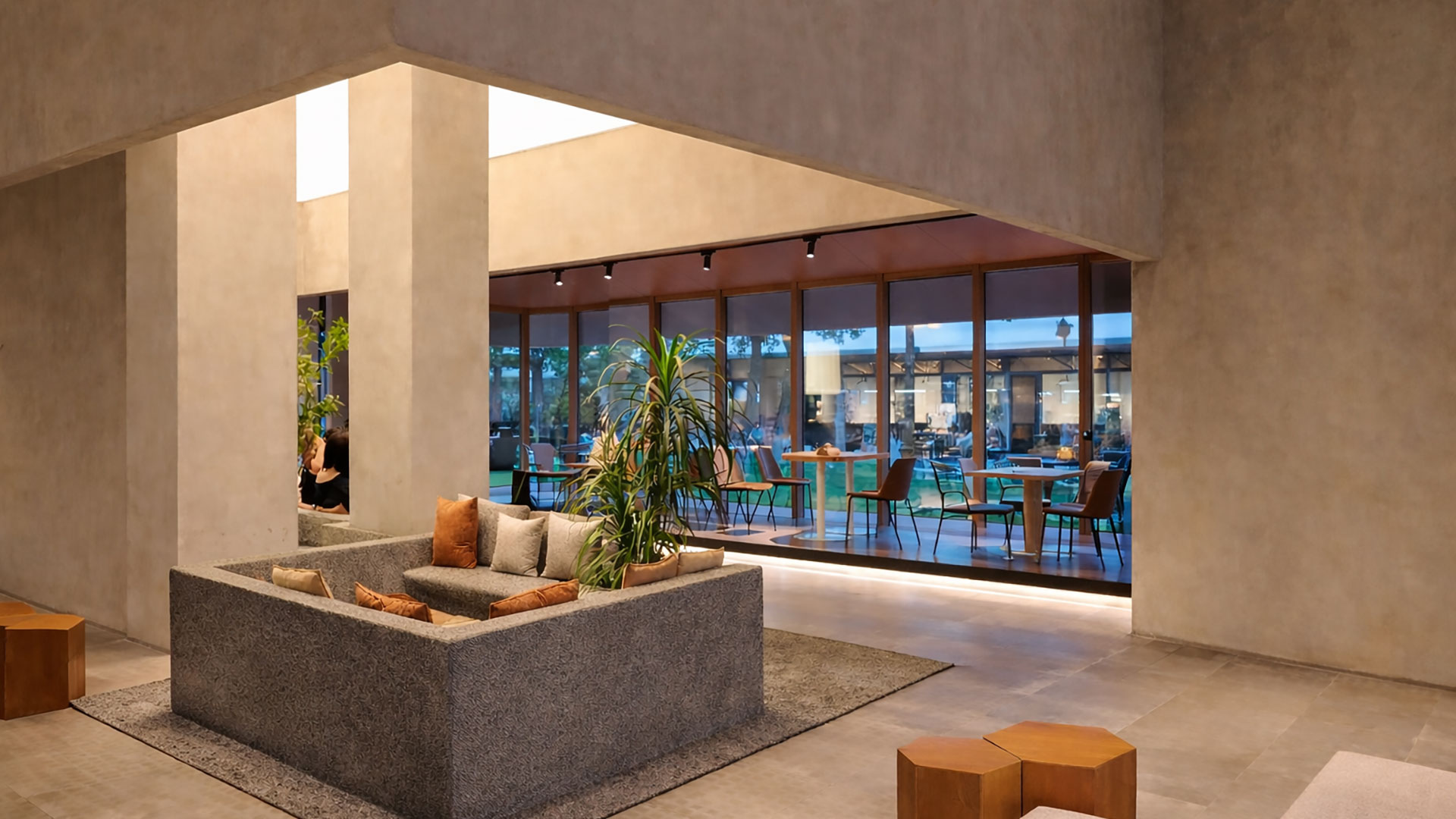 คาเฟ่พุทธมณฑลสาย 3 การจัดแสงในโซนที่นั่งลูกค้าระบบฝังท่อหลังบาร์